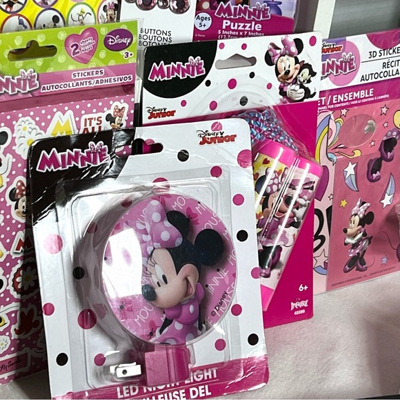 DISNEY’S MINNIE MOUSE AND FRIENDS GIFT SET - Picture 10 of 16
